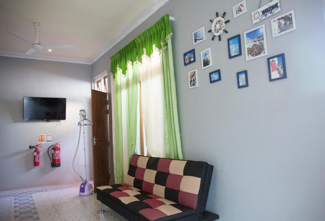Silk Retreats Thulusdhoo Guest House Exterior photo